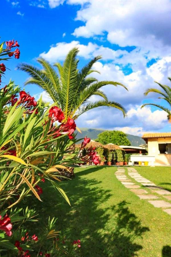 Agriturismo Il Casale Di Monica Rivotorto Exterior foto